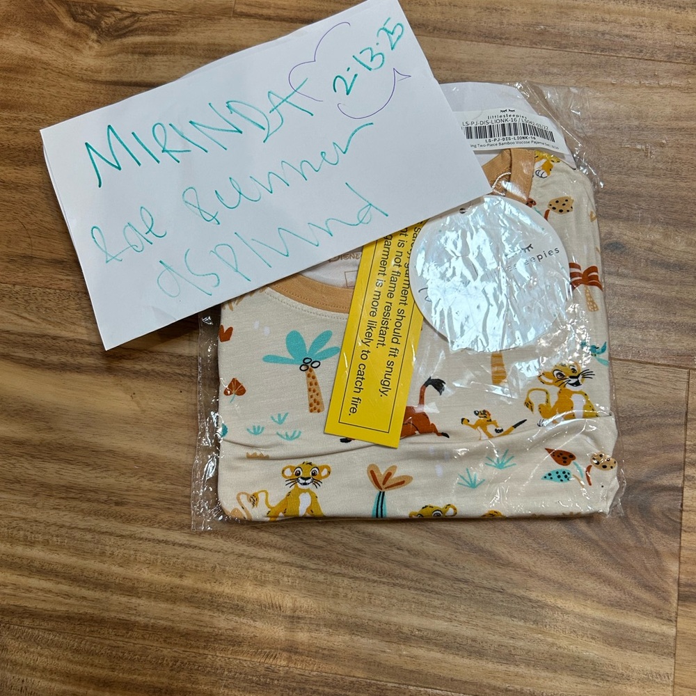 NIP lion king little sleepies